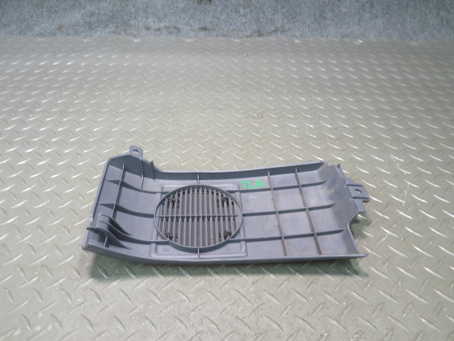 1991-1992 Toyota Land Cruiser FJ80 Front Right Side Dash Speaker Cover Gray