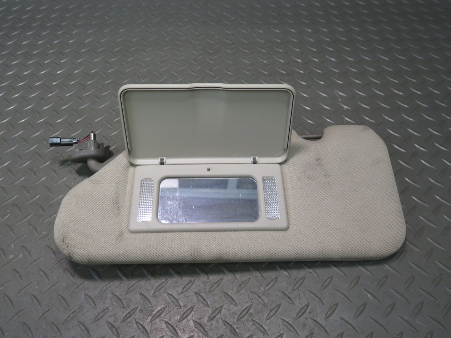 2004-2009 Cadillac XLR Front Left & Right Sun Visor Set of 2
