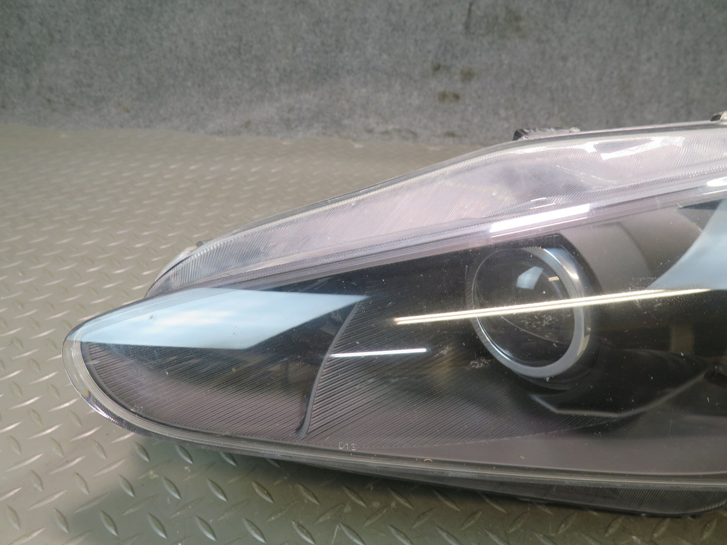 2008-2012 Maserati Granturismo M145 Front Left Xenon Headlight Lamp Damaged