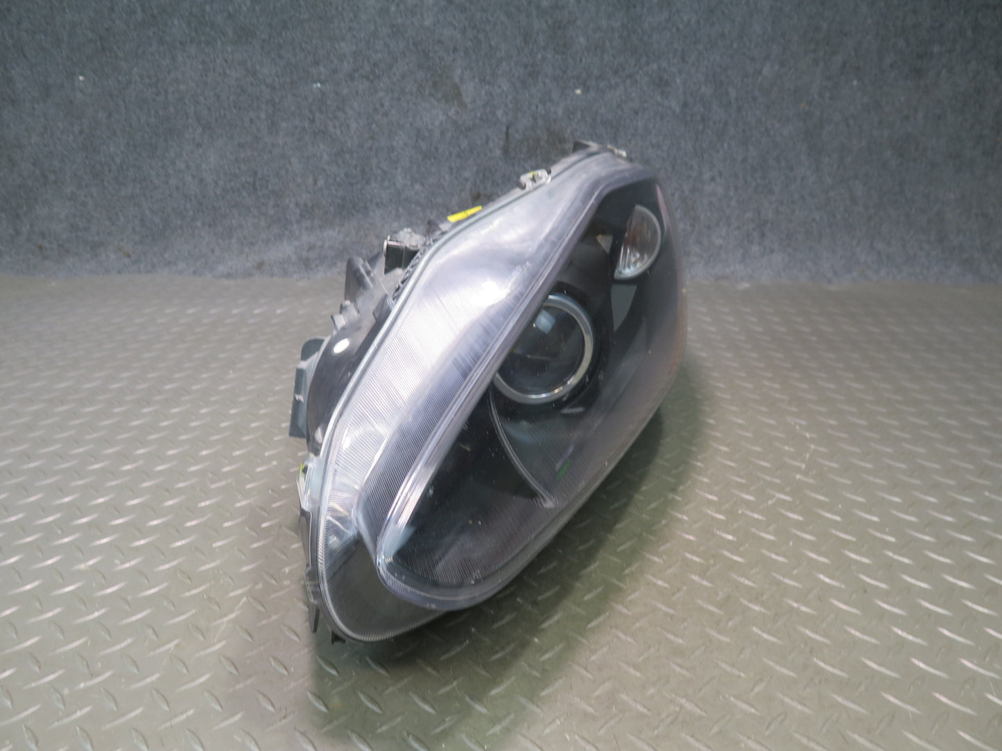 2008-2012 Maserati Granturismo M145 Front Left Xenon Headlight Lamp Damaged