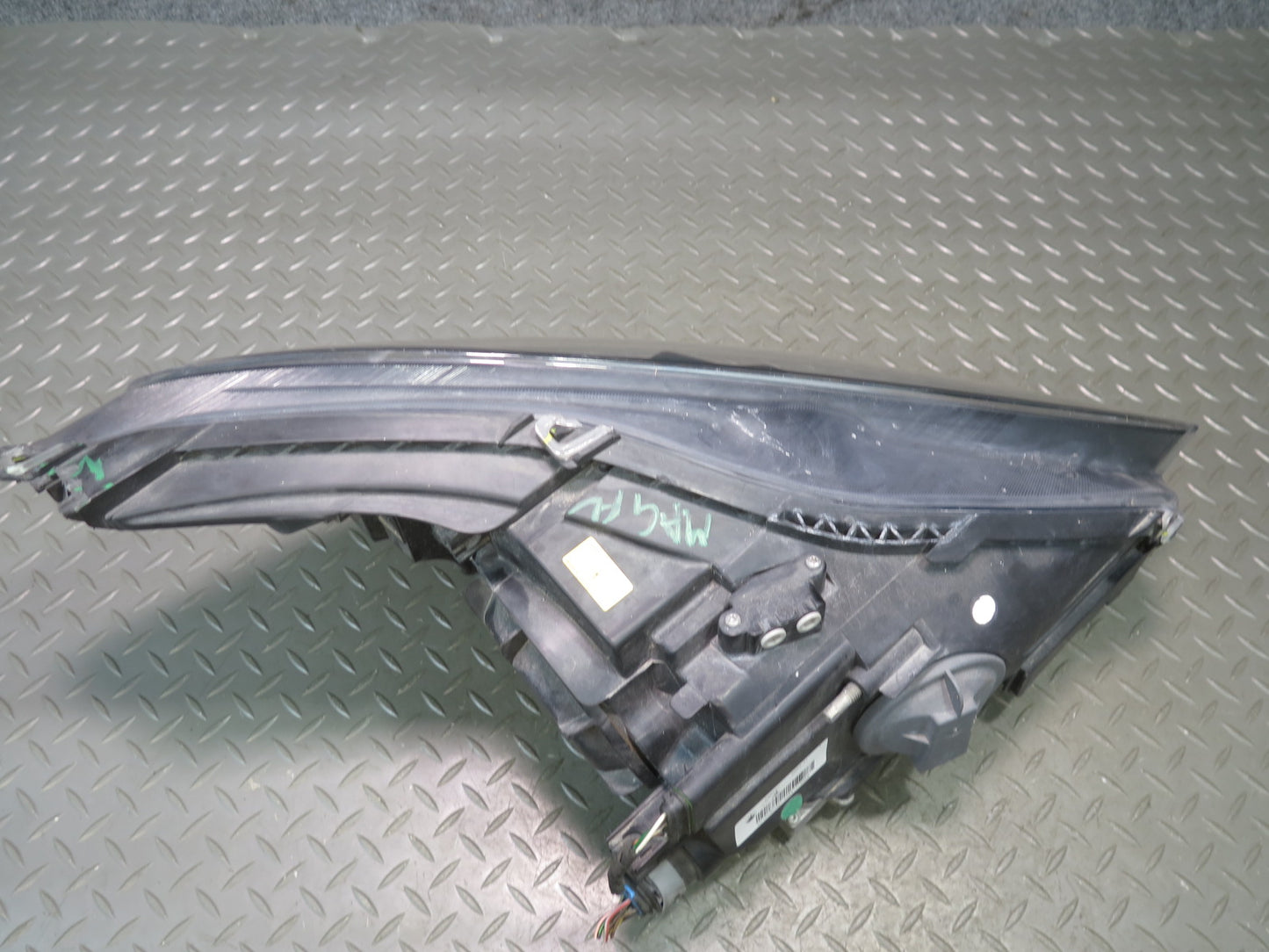 2008-2012 Maserati Granturismo M145 Front Left Xenon Headlight Lamp Damaged