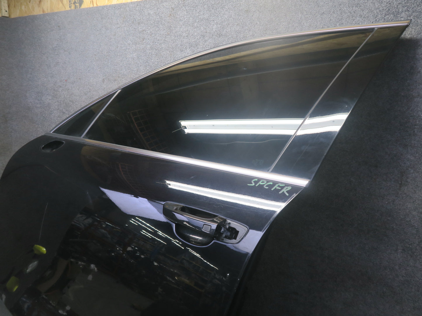 2011-2018 Porsche Cayenne 958 Front Left Door Black Shell Panel w Glass