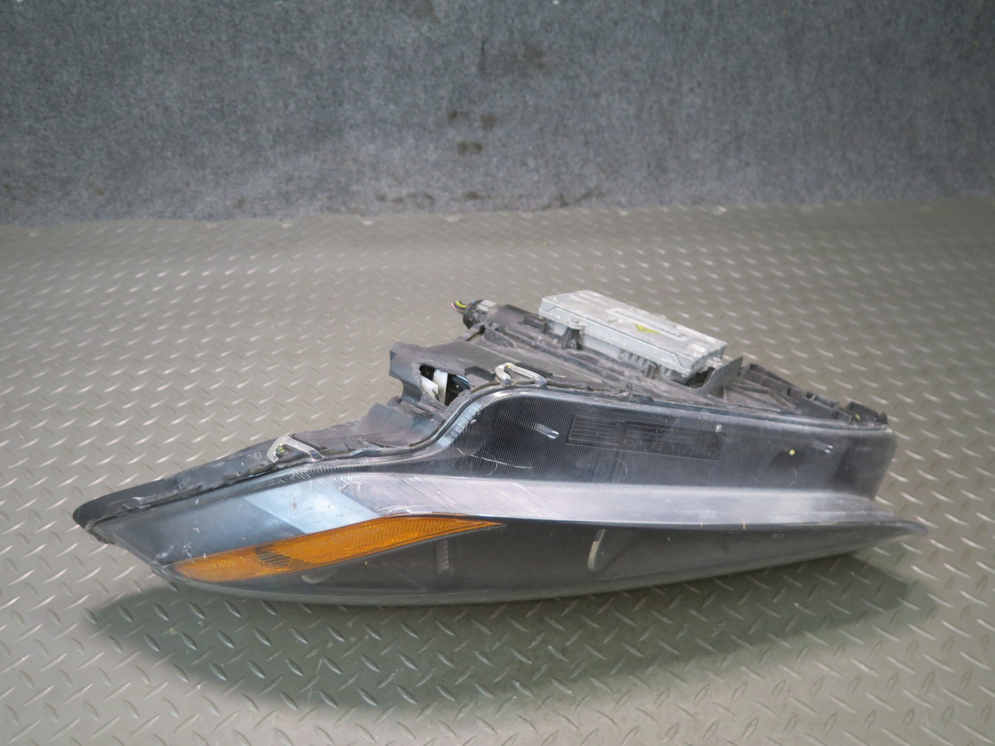 2008-2012 Maserati Granturismo M145 Front Left Xenon Headlight Lamp Damaged