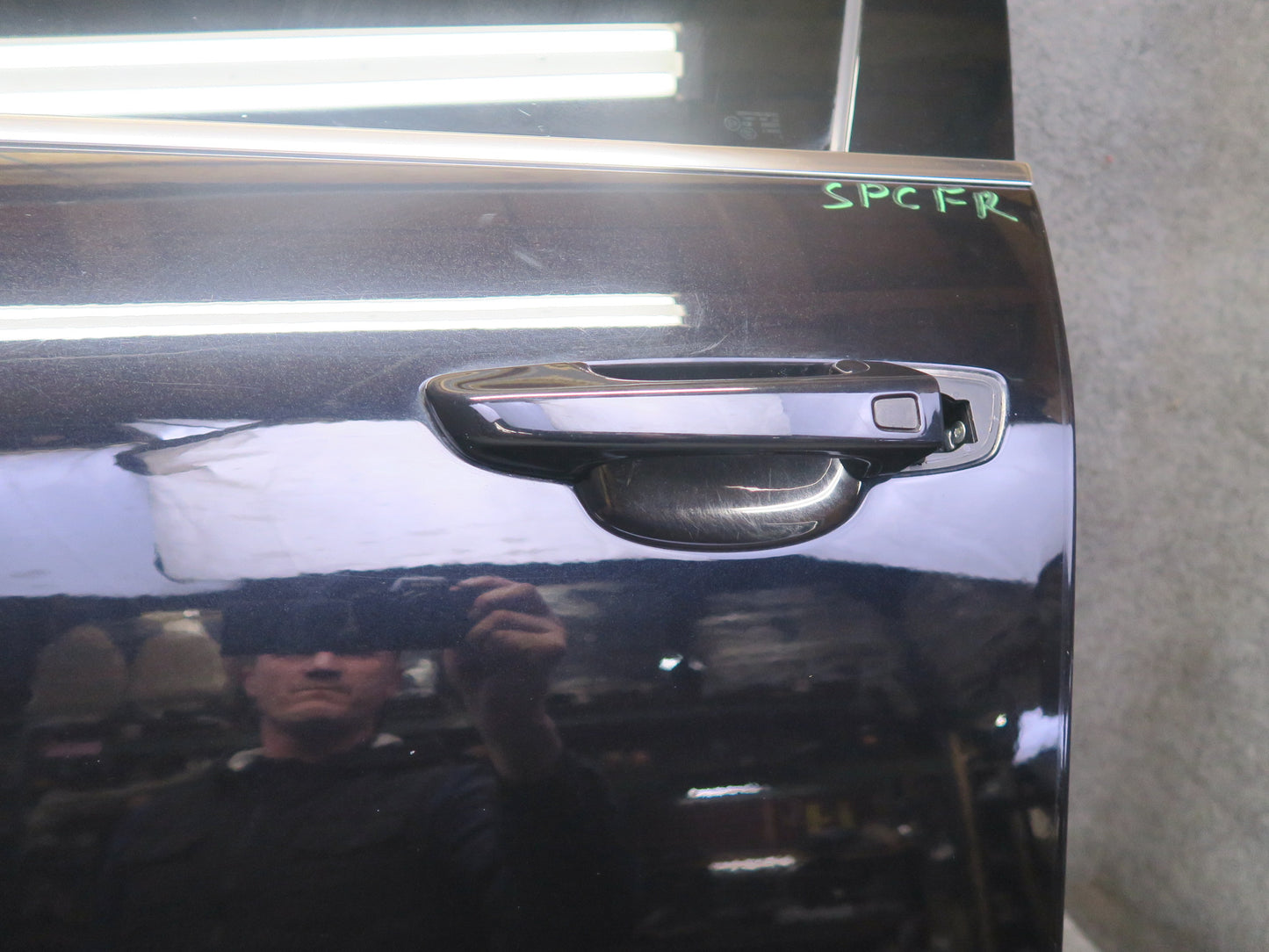 2011-2018 Porsche Cayenne 958 Front Left Door Black Shell Panel w Glass