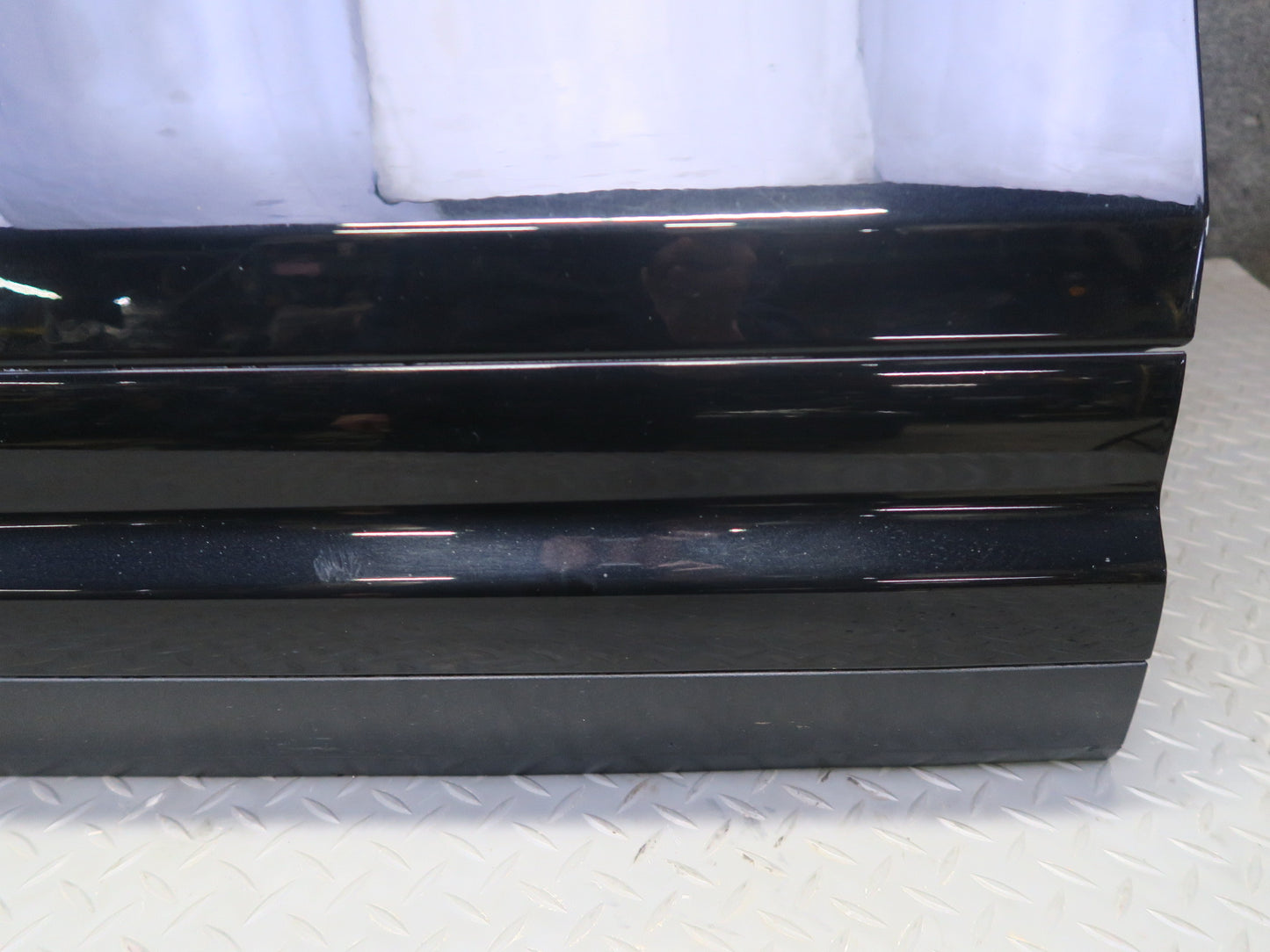 2011-2018 Porsche Cayenne 958 Front Left Door Black Shell Panel w Glass