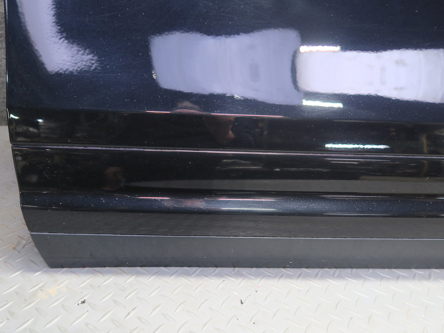 2011-2018 Porsche Cayenne 958 Front Left Door Black Shell Panel w Glass