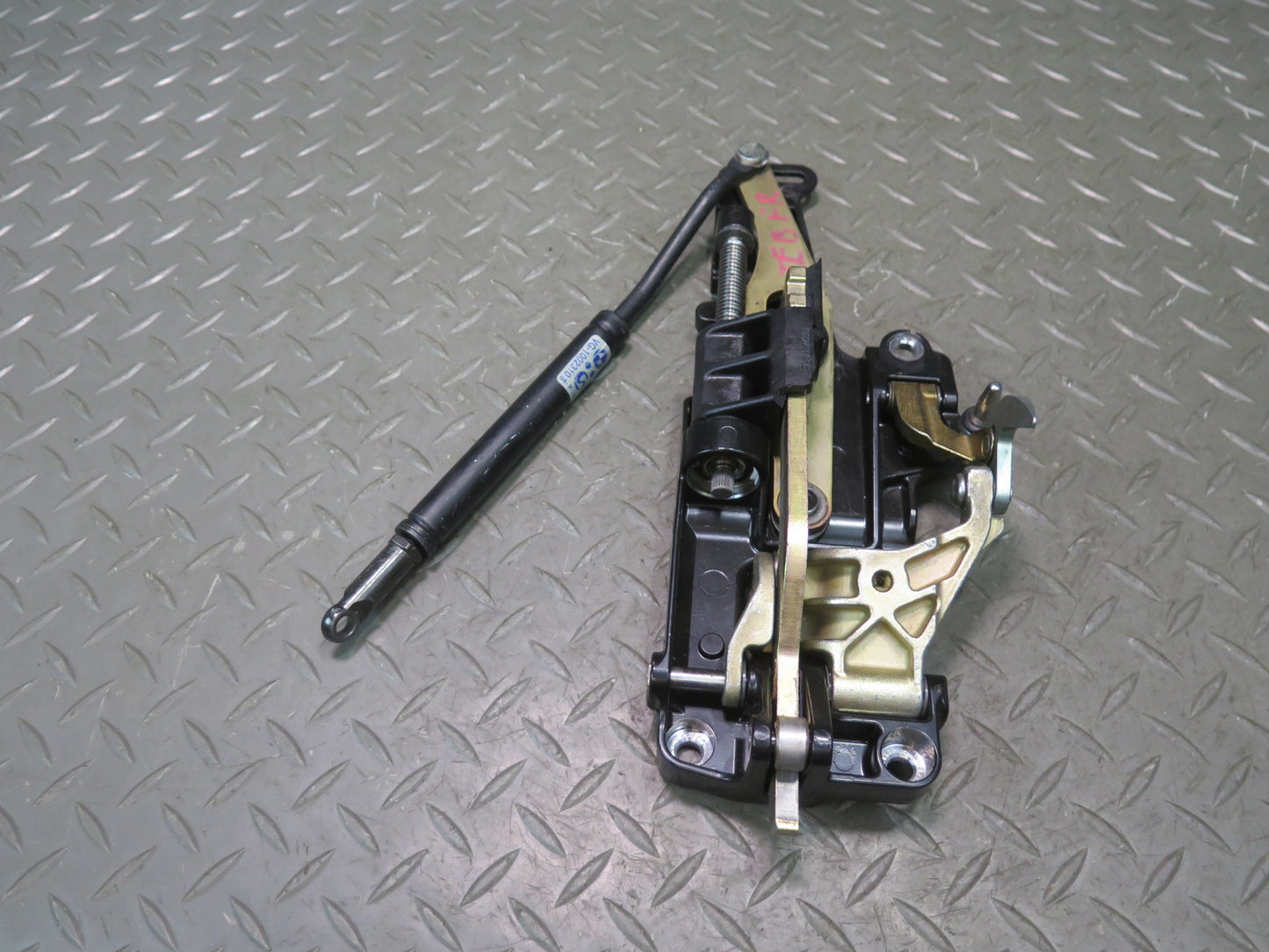 01-06 BMW E46 330ci Convertible T Front Righ Soft TOP Roof Lock Latch OEM