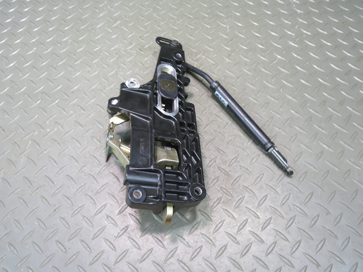 01-06 BMW E46 330ci Convertible T Front Righ Soft TOP Roof Lock Latch OEM