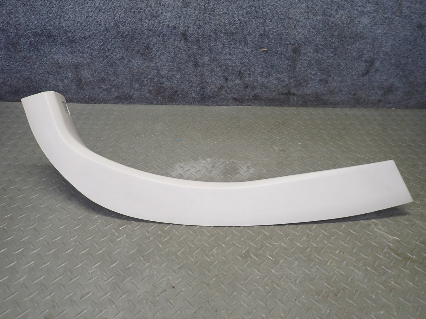 2004-2006 Cadillac XLR Set of 2 Left Right Side B Pillar Cover Panel Trim Shale