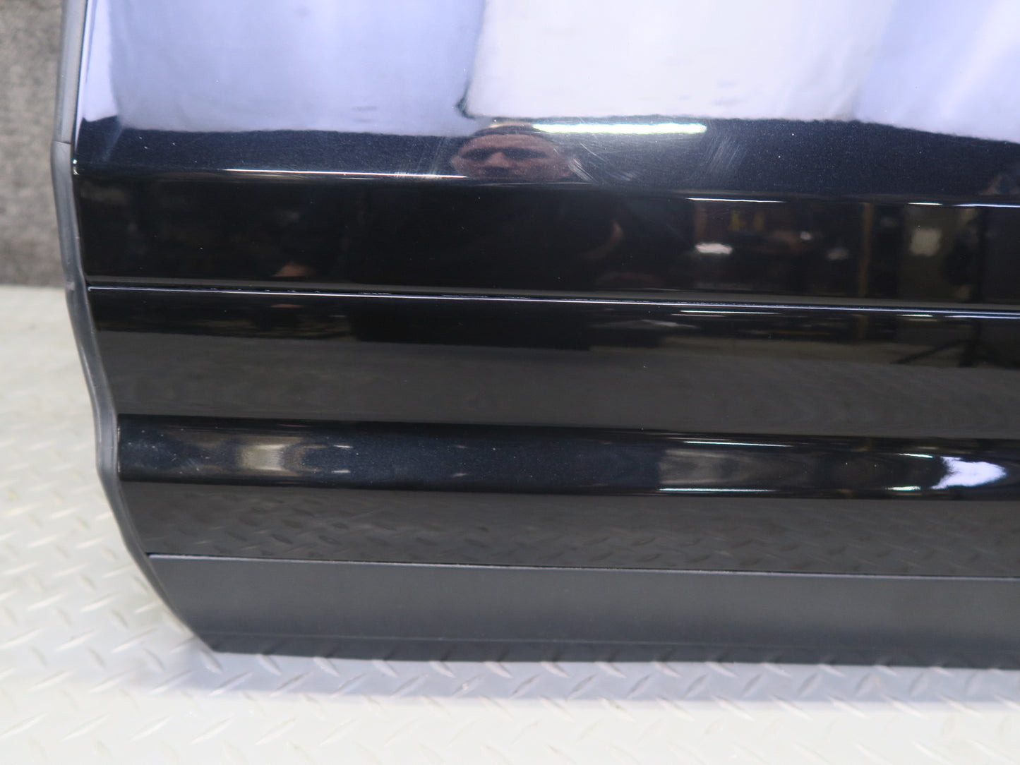 2011-2018 Porsche Cayenne 958 Rear Left Door Black Shell Panel w Glass