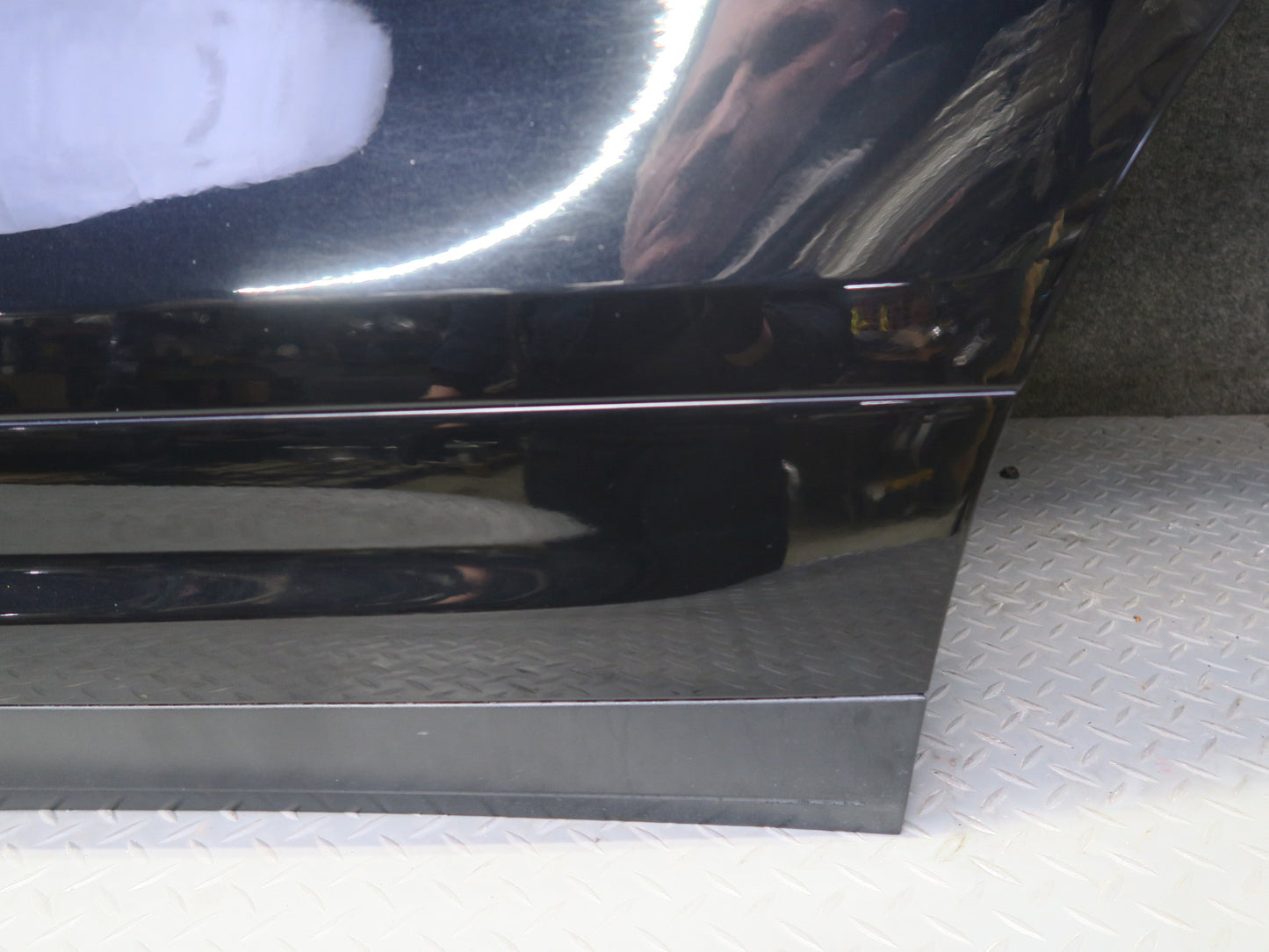 2011-2018 Porsche Cayenne 958 Rear Left Door Black Shell Panel w Glass