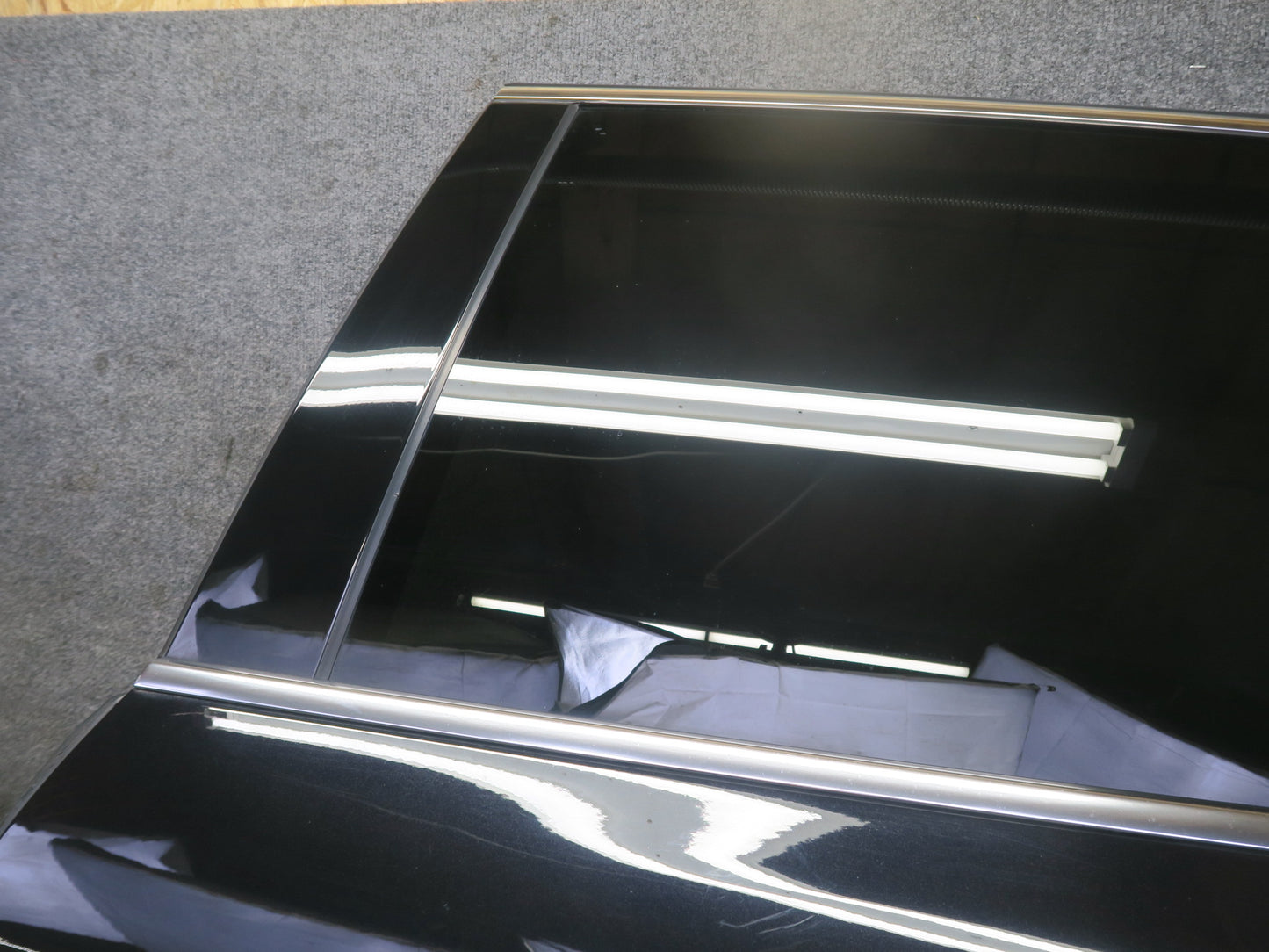 2011-2018 Porsche Cayenne 958 Rear Left Door Black Shell Panel w Glass