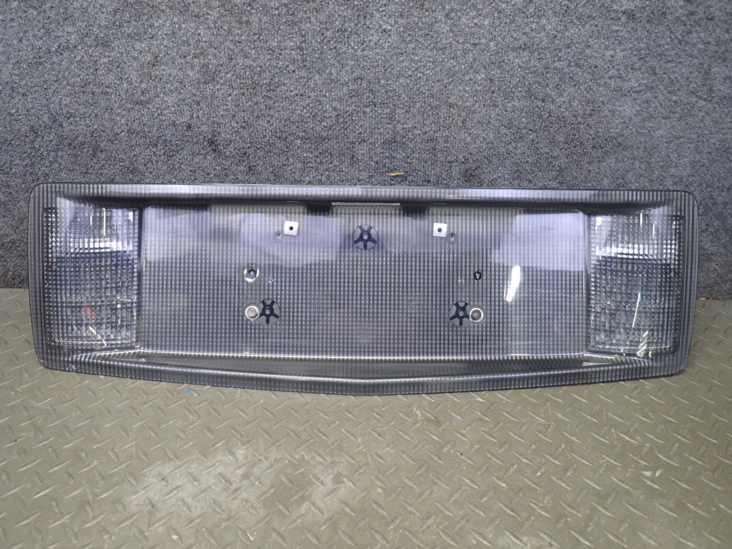 2004-2009 Cadillac XLR Rear Trunk Lid License Plate Light Panel 16530843