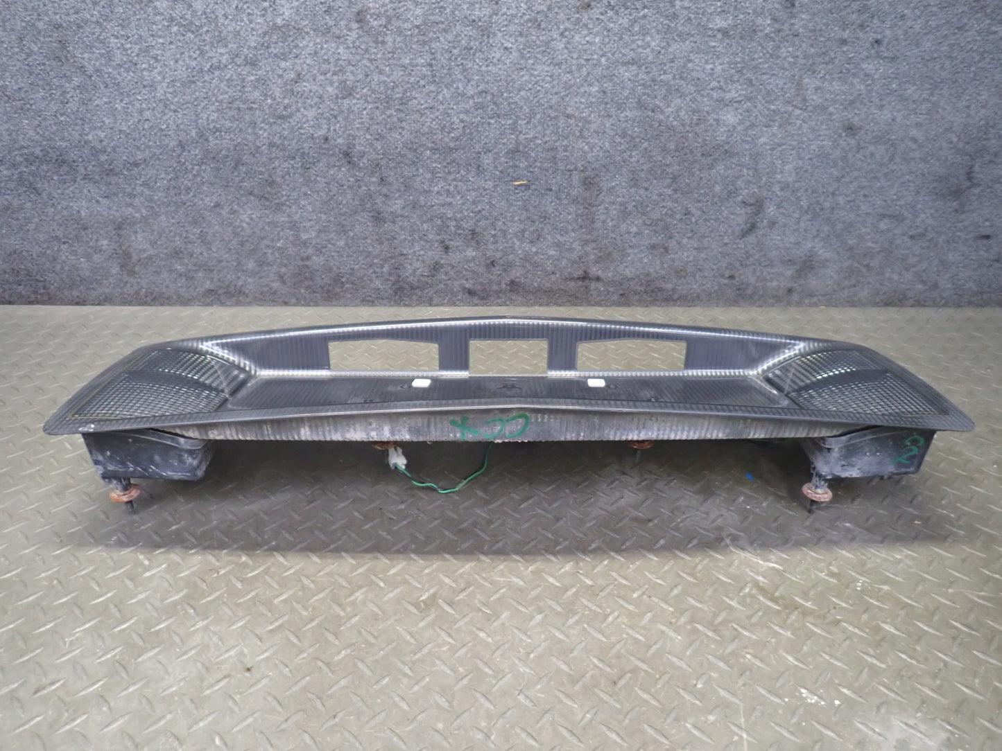 2004-2009 Cadillac XLR Rear Trunk Lid License Plate Light Panel 16530843