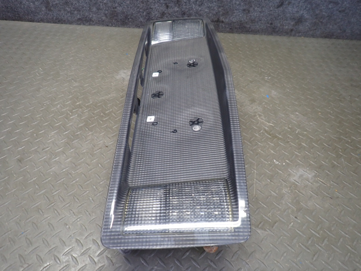 2004-2009 Cadillac XLR Rear Trunk Lid License Plate Light Panel 16530843