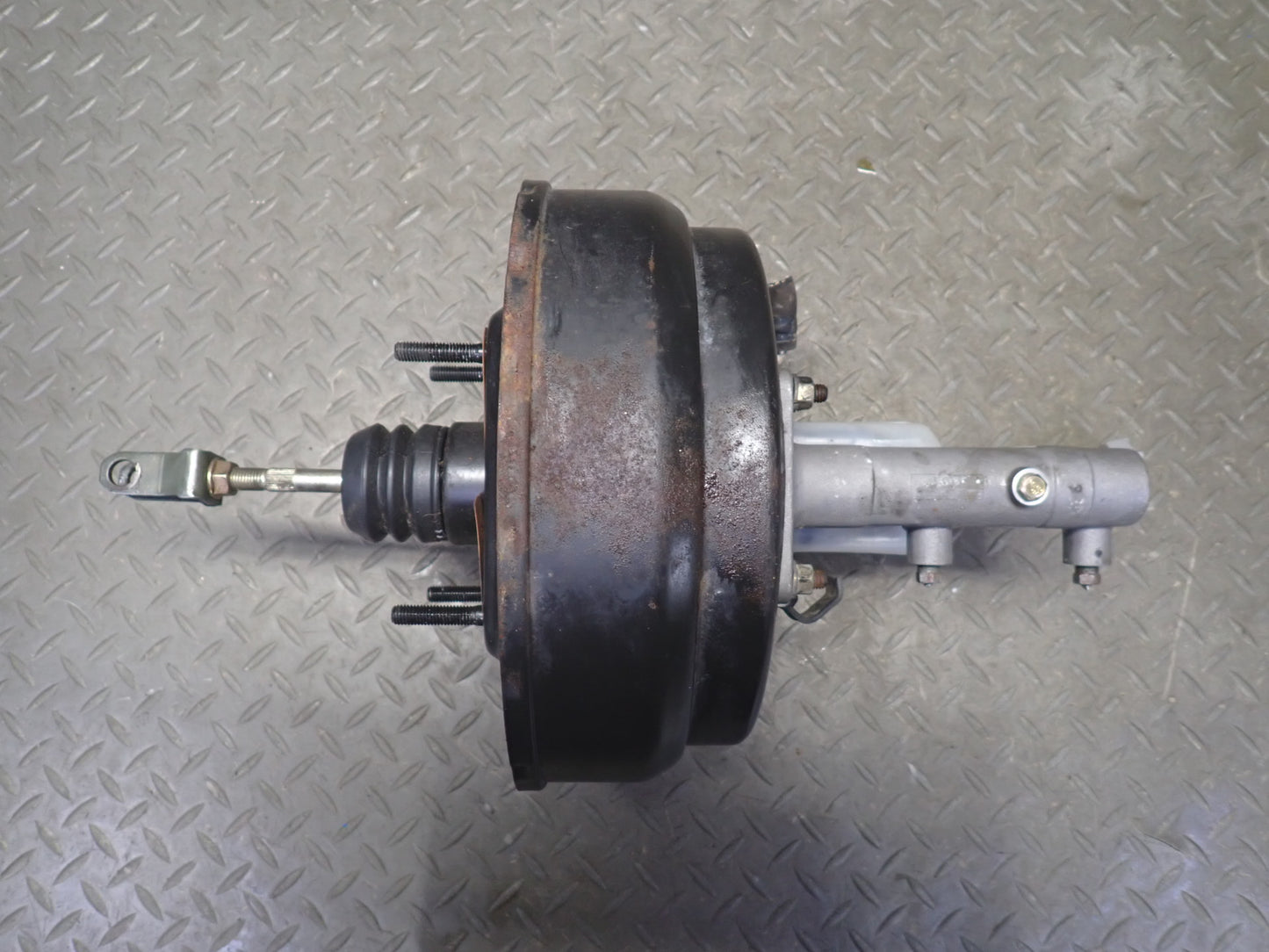 1991-1992 Toyota Land Cruiser FJ80 Brake Master Cylinder Booster Fluid Reservoir