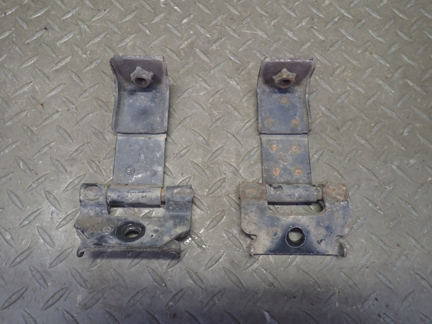 1991-1997 Toyota Land Cruiser FJ80 Set of 2 Fuel Gas Tank Straps w Mount Bracket