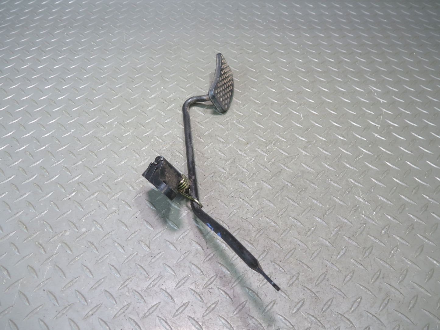 1991-1994 Toyota Land Cruiser FJ80 Gas Acceleration Pedal