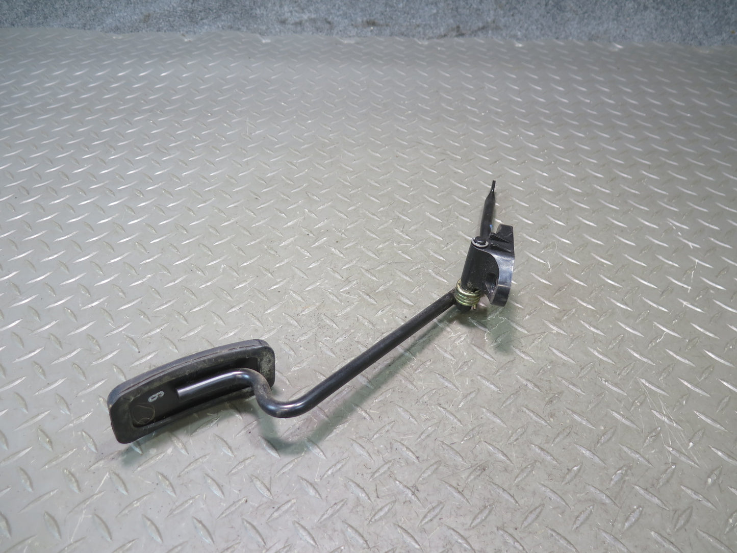 1991-1994 Toyota Land Cruiser FJ80 Gas Acceleration Pedal