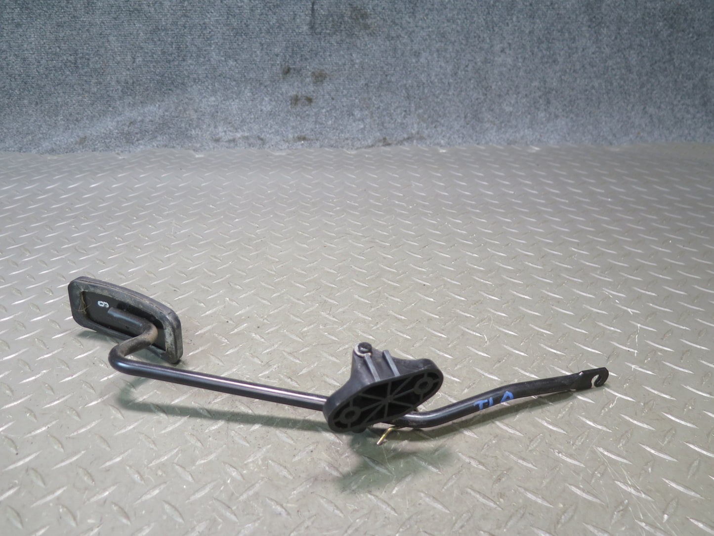 1991-1994 Toyota Land Cruiser FJ80 Gas Acceleration Pedal