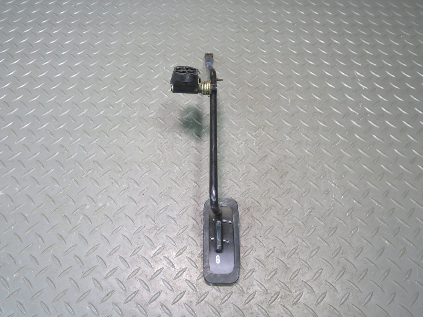 1991-1994 Toyota Land Cruiser FJ80 Gas Acceleration Pedal