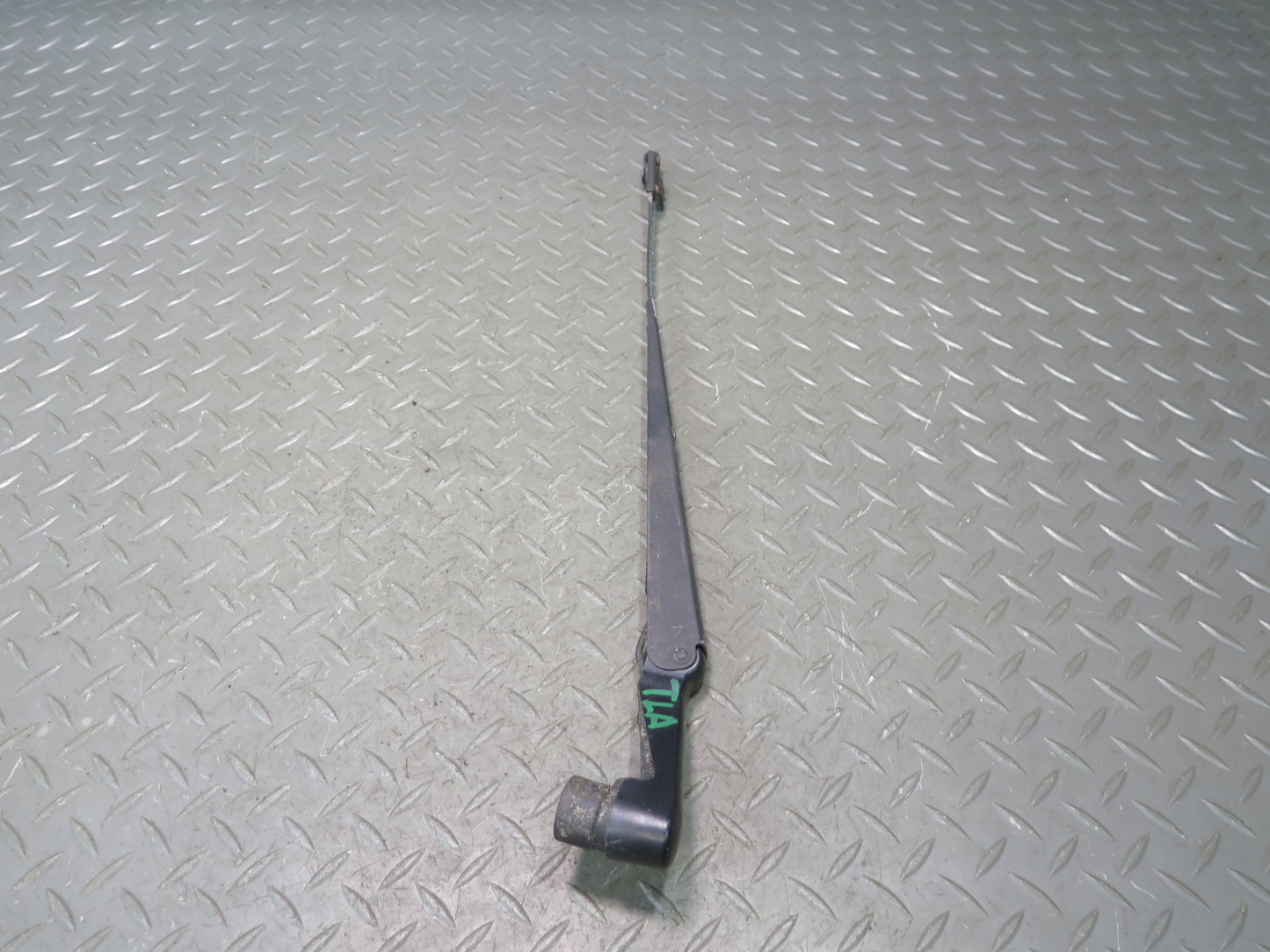 1991-1992 Toyota Land Cruiser FJ80 Front Left & Right Side Windshield Wiper Arm