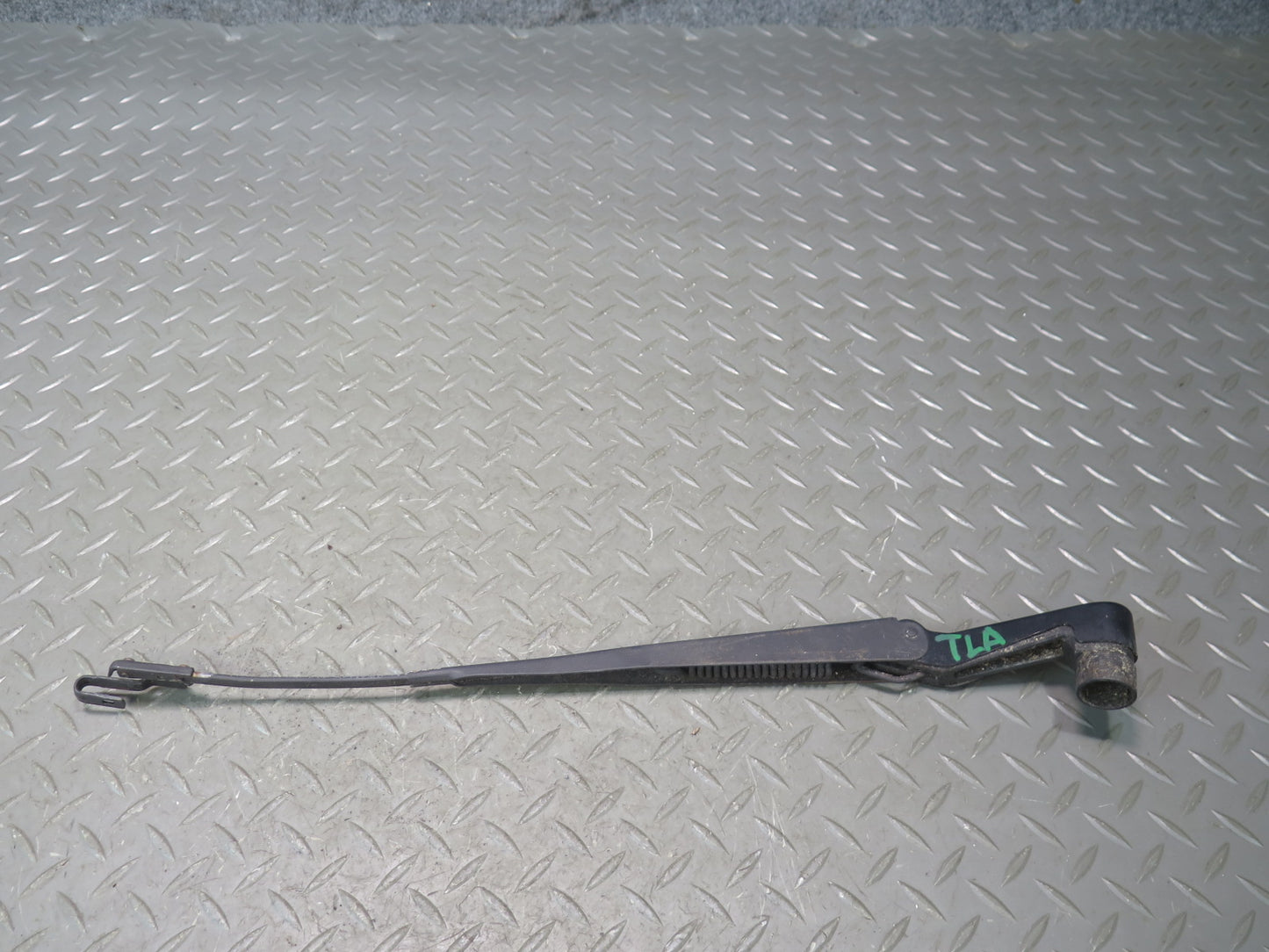 1991-1992 Toyota Land Cruiser FJ80 Front Left & Right Side Windshield Wiper Arm