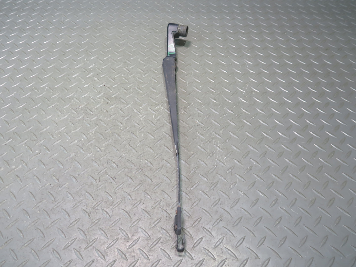 1991-1992 Toyota Land Cruiser FJ80 Front Left & Right Side Windshield Wiper Arm