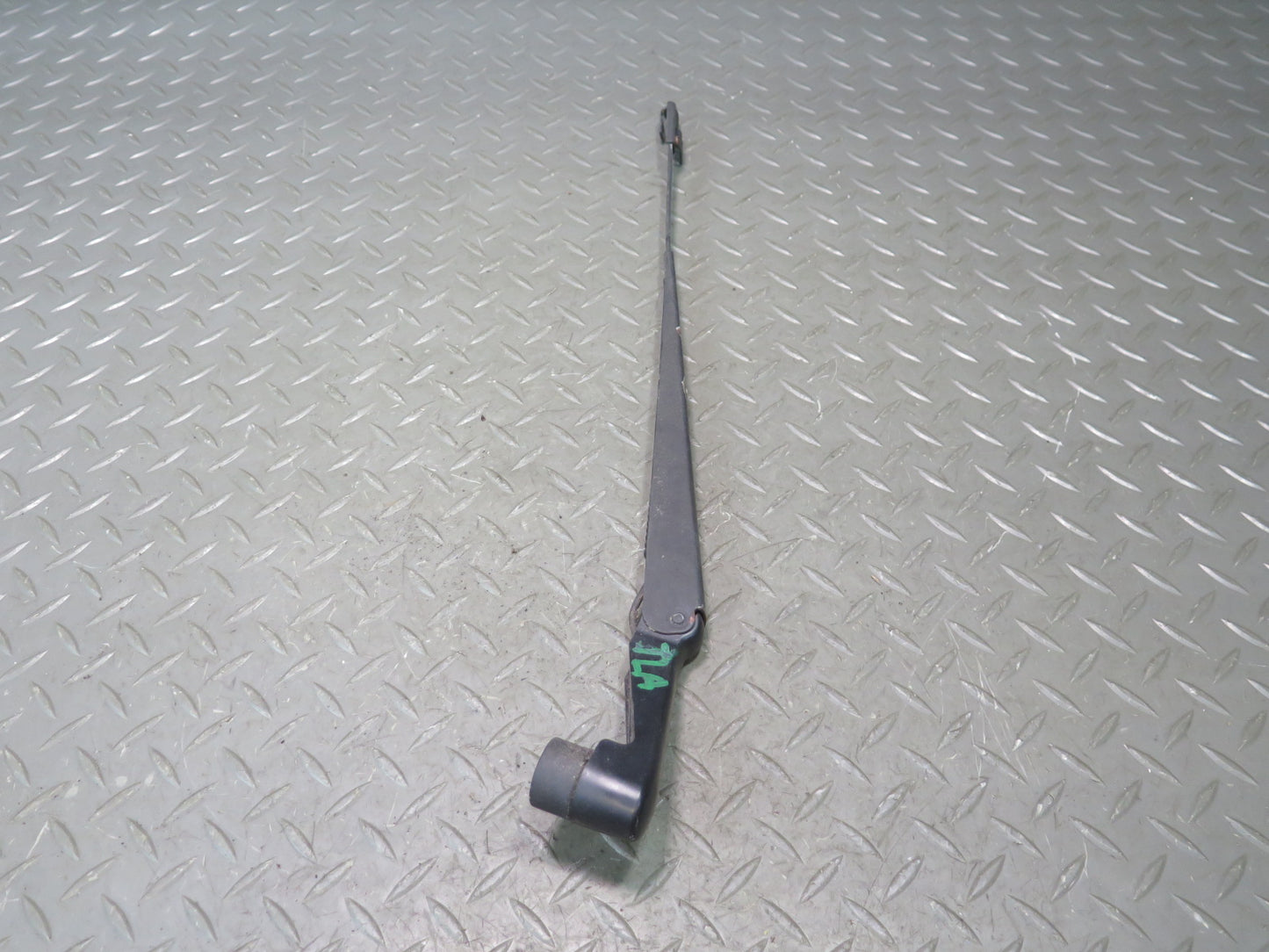 1991-1992 Toyota Land Cruiser FJ80 Front Left & Right Side Windshield Wiper Arm