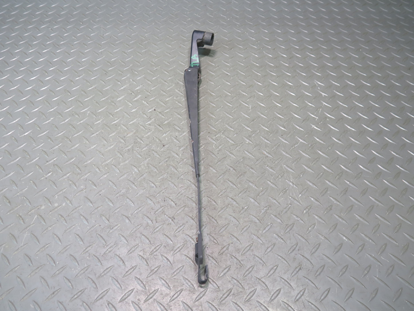 1991-1992 Toyota Land Cruiser FJ80 Front Left & Right Side Windshield Wiper Arm