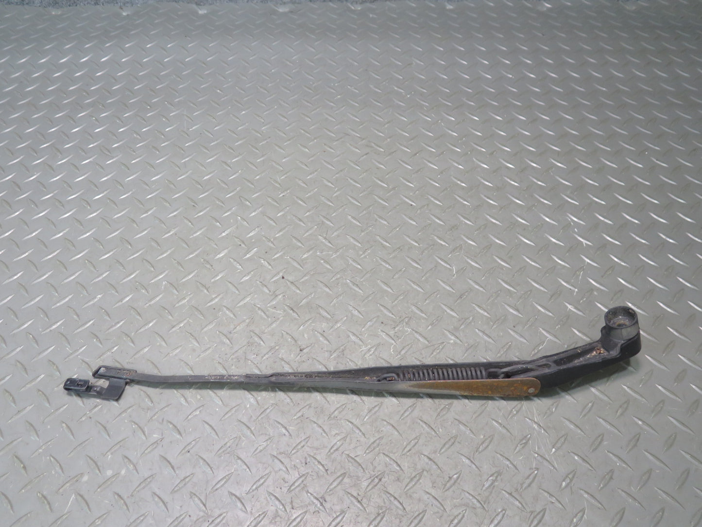 1991-1992 Toyota Land Cruiser FJ80 Front Left & Right Side Windshield Wiper Arm