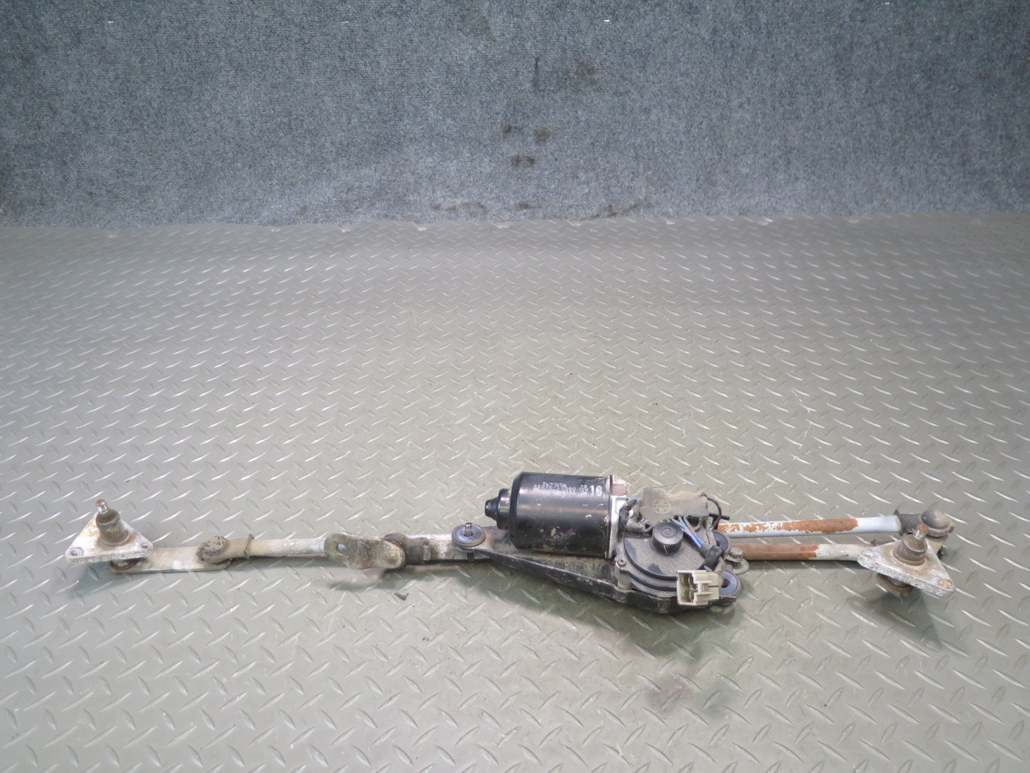 91-95 Toyota SW21L MR2 Front Windshield Wiper Transmission Linkage w Motor OEM