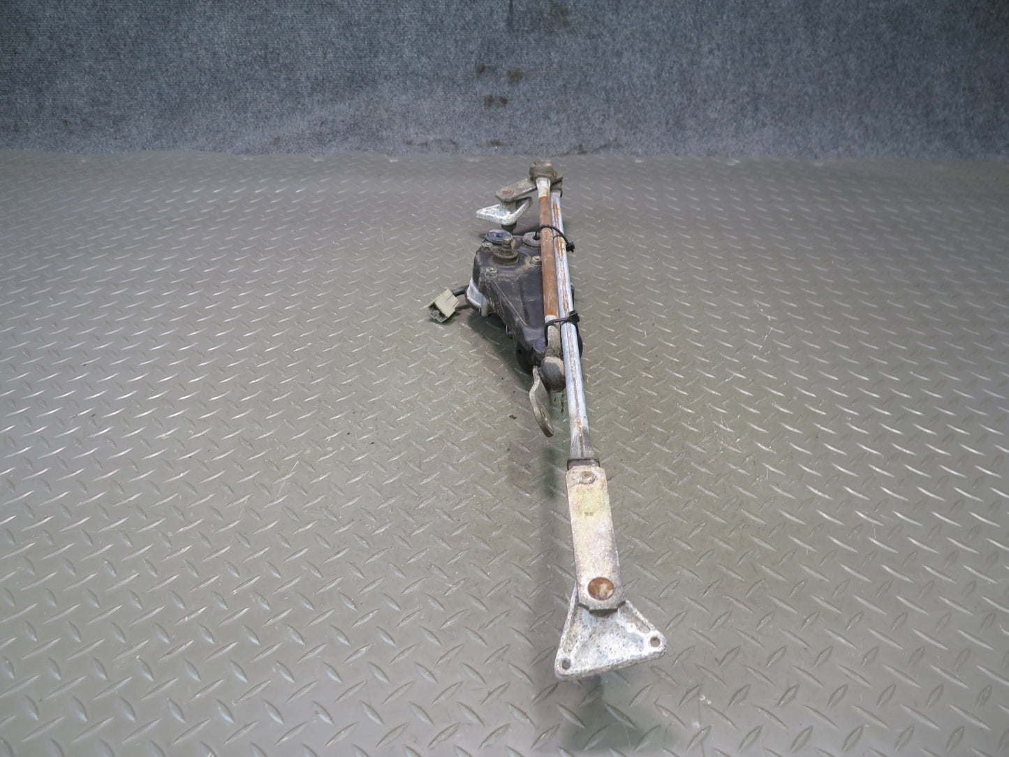 91-95 Toyota SW21L MR2 Front Windshield Wiper Transmission Linkage w Motor OEM