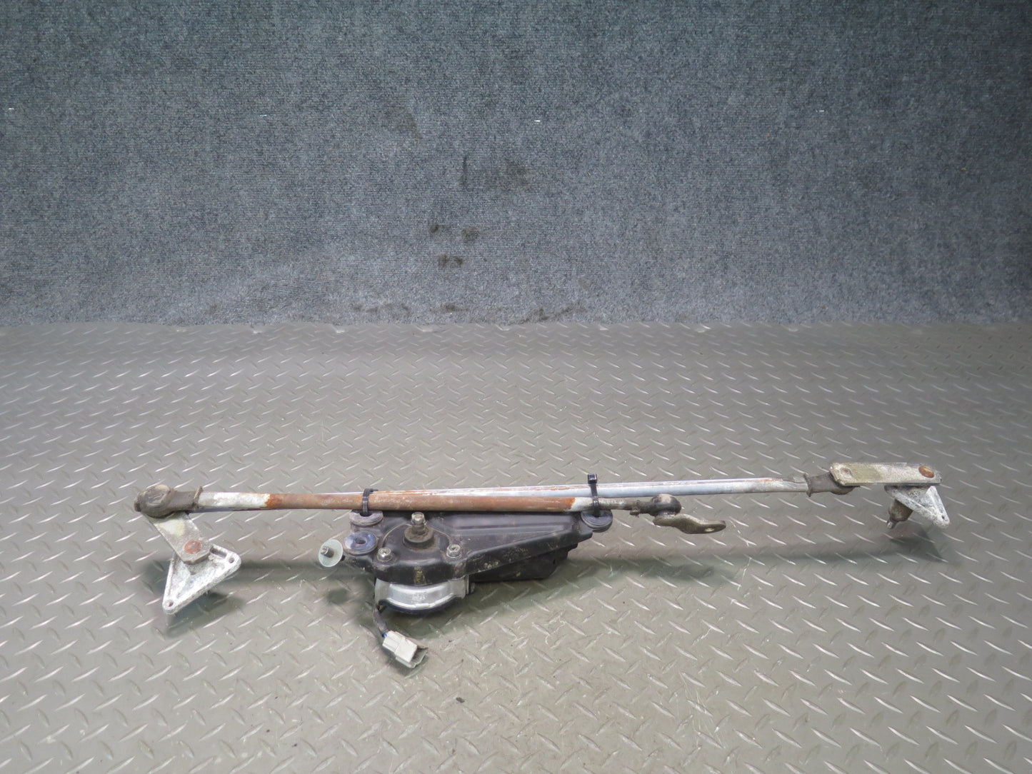 91-95 Toyota SW21L MR2 Front Windshield Wiper Transmission Linkage w Motor OEM