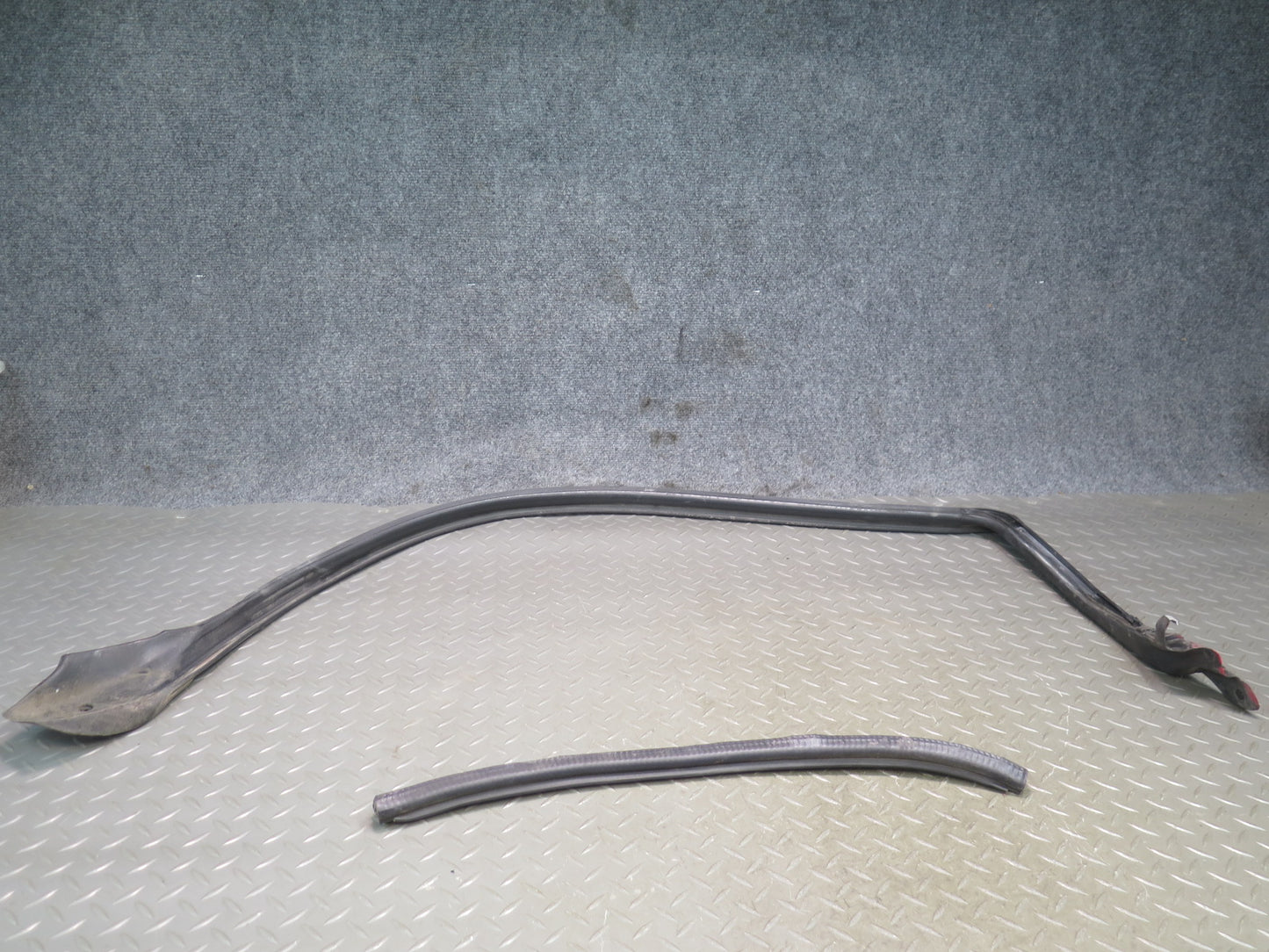 91-95 Toyota SW21L MR2 Set of 2 Right Door Weatherstrip Rubber Seal OEM