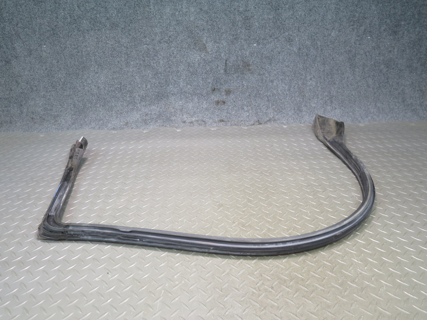 91-95 Toyota SW21L MR2 Set of 2 Right Door Weatherstrip Rubber Seal OEM
