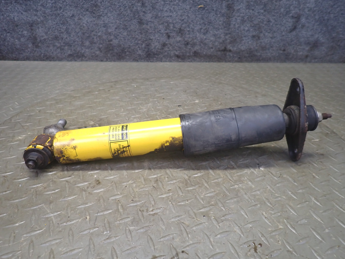 88-96 Chevrolet Corvette C4 Convert Set of 2 Rear Bilstein Strut Shock Absorber