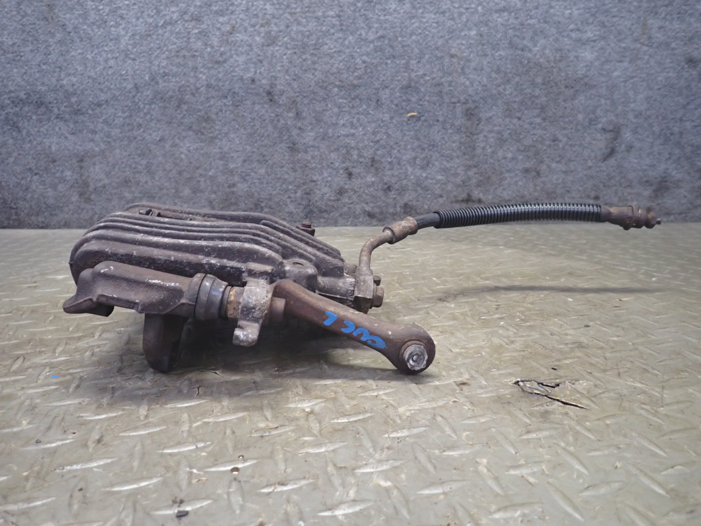 89-96 Chevrolet Corvette C4 Set of 2 Rear Left & Right Brake Caliper 77K OEM
