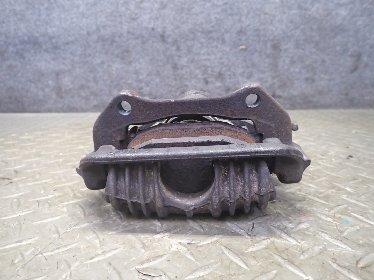 89-96 Chevrolet Corvette C4 Set of 2 Rear Left & Right Brake Caliper 77K OEM
