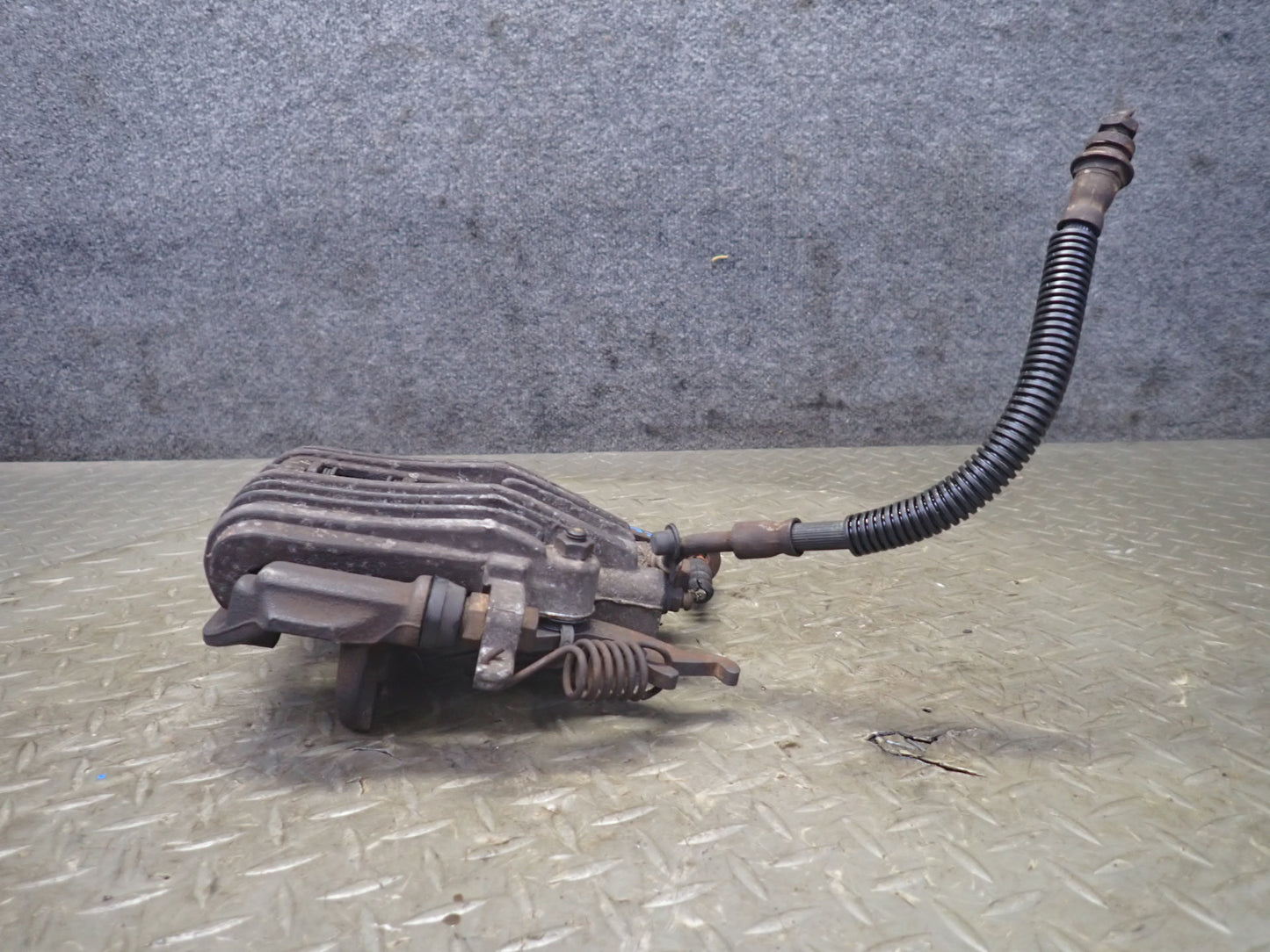 89-96 Chevrolet Corvette C4 Set of 2 Rear Left & Right Brake Caliper 77K OEM