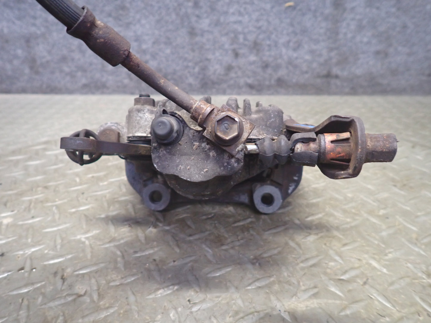 89-96 Chevrolet Corvette C4 Set of 2 Rear Left & Right Brake Caliper 77K OEM
