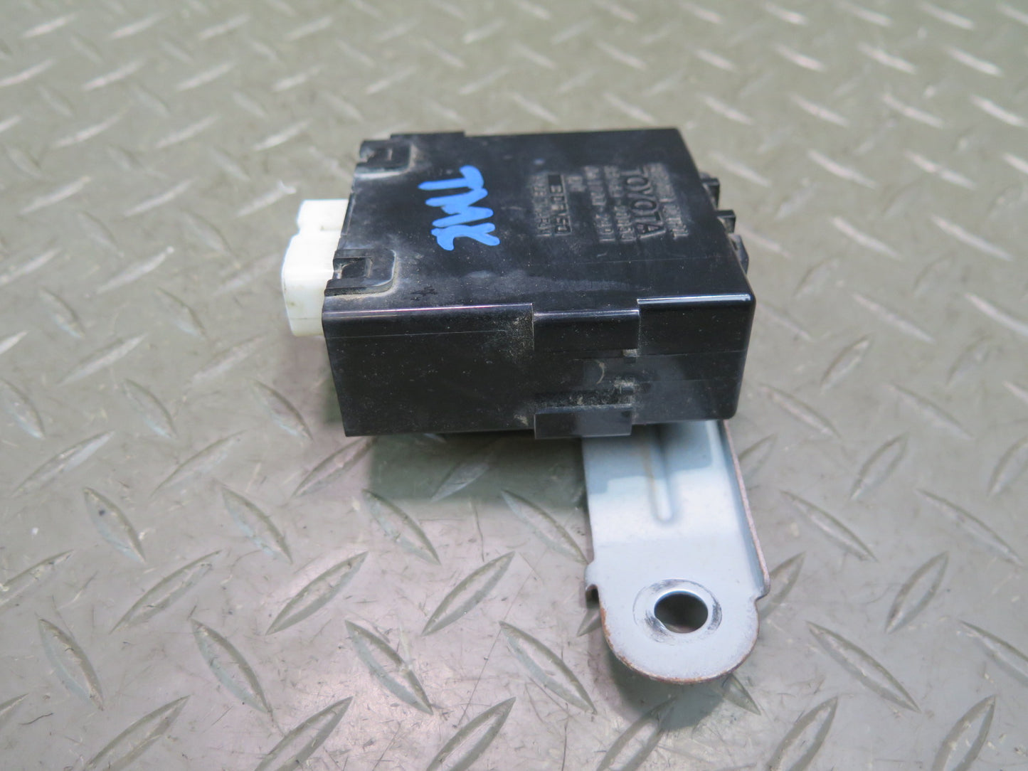 91-92 Toyota SW21L MR2 Headlight Retractor Control Module 85964-20050 OEM