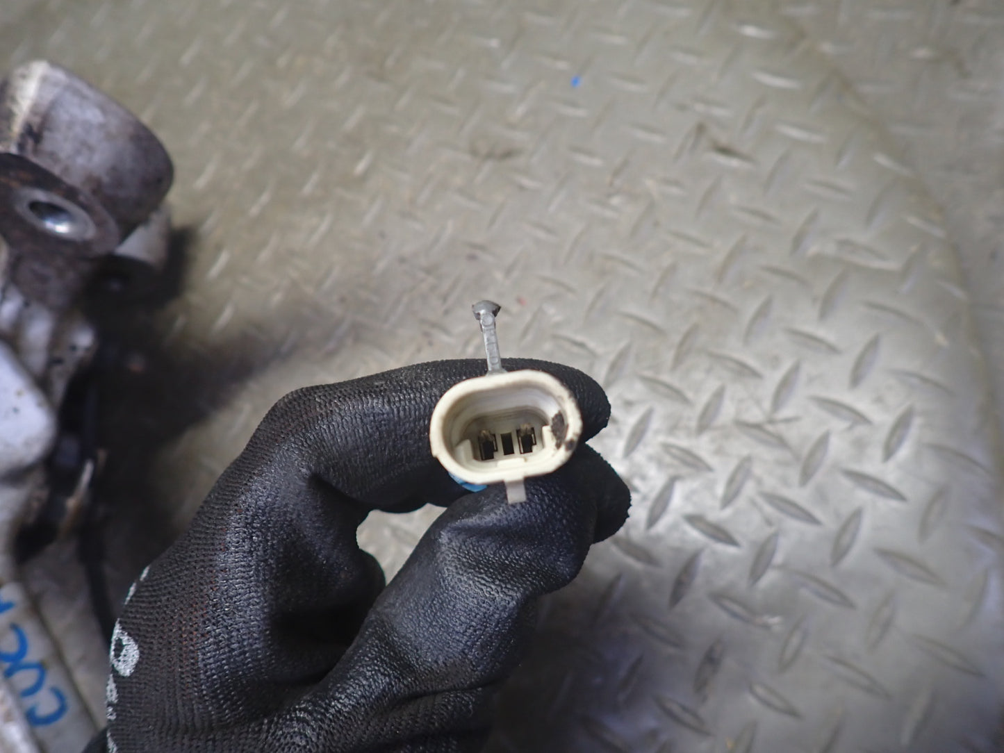 91-96 Chevrolet Corvette C4 Front Left Spindle Knuckle Wheel Hub Bearing 77K OEM