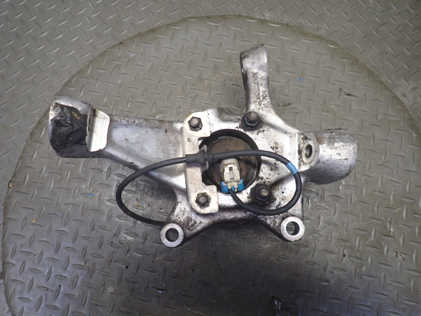 91-96 Chevrolet Corvette C4 Front Left Spindle Knuckle Wheel Hub Bearing 77K OEM