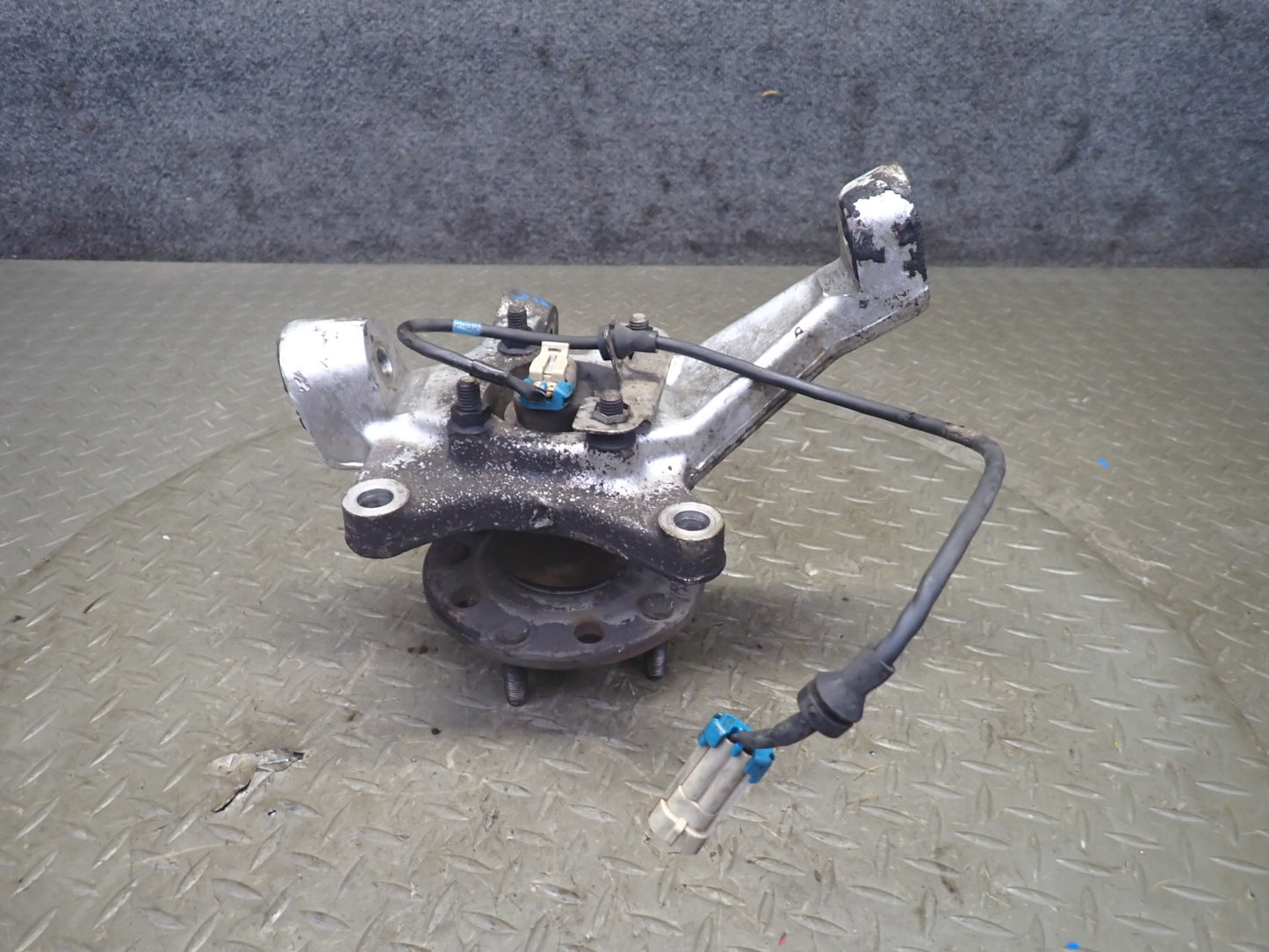 91-96 Chevrolet Corvette C4 Front Right Spindle Knuckle Wheel Hub Bearing OEM