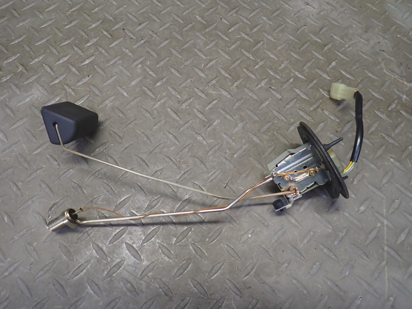 91-95 Toyota MR2 SW21L 2.2L 5SFE Fuel Gas Level Sending Unit 57K Miles OEM