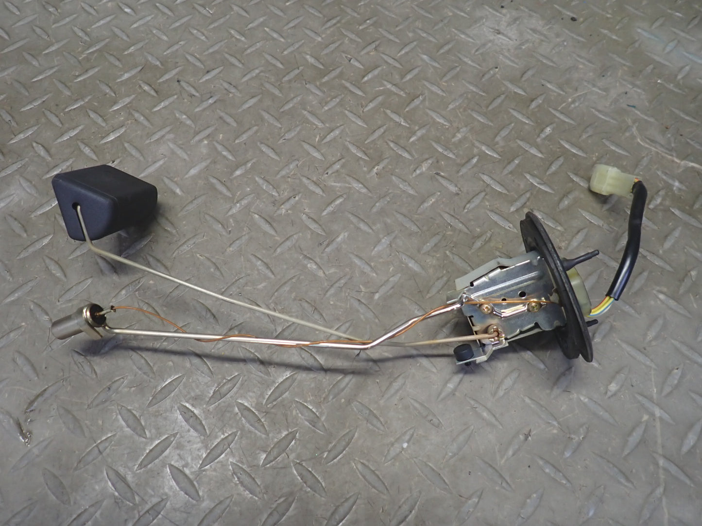 91-95 Toyota MR2 SW21L 2.2L 5SFE Fuel Gas Level Sending Unit 57K Miles OEM