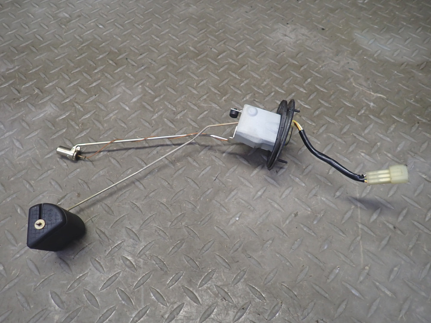 91-95 Toyota MR2 SW21L 2.2L 5SFE Fuel Gas Level Sending Unit 57K Miles OEM