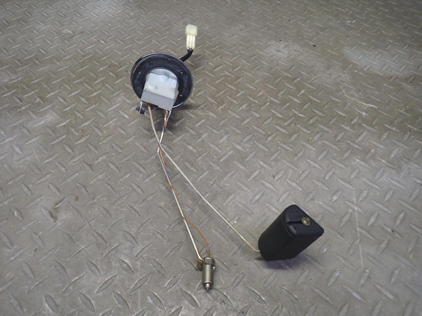 91-95 Toyota MR2 SW21L 2.2L 5SFE Fuel Gas Level Sending Unit 57K Miles OEM