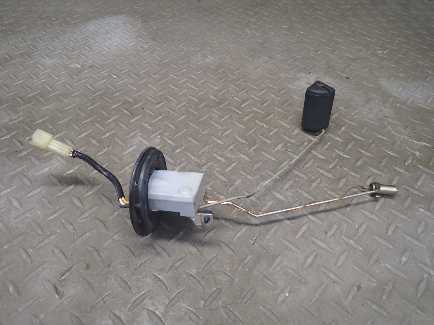 91-95 Toyota MR2 SW21L 2.2L 5SFE Fuel Gas Level Sending Unit 57K Miles OEM